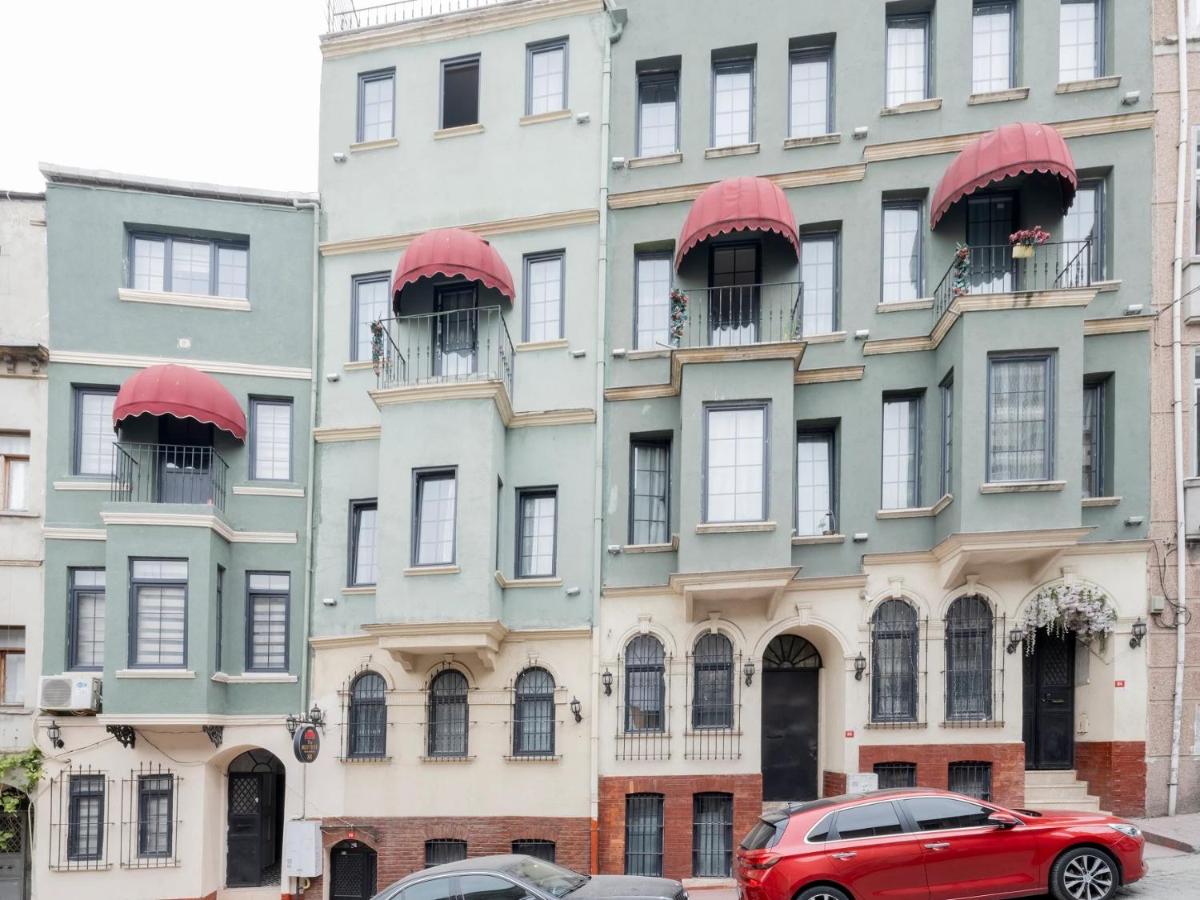 Red Tent Urban Suites