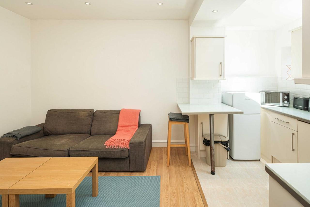 Super 2BD Maisonette in Queens Park, Maida Vale - 2