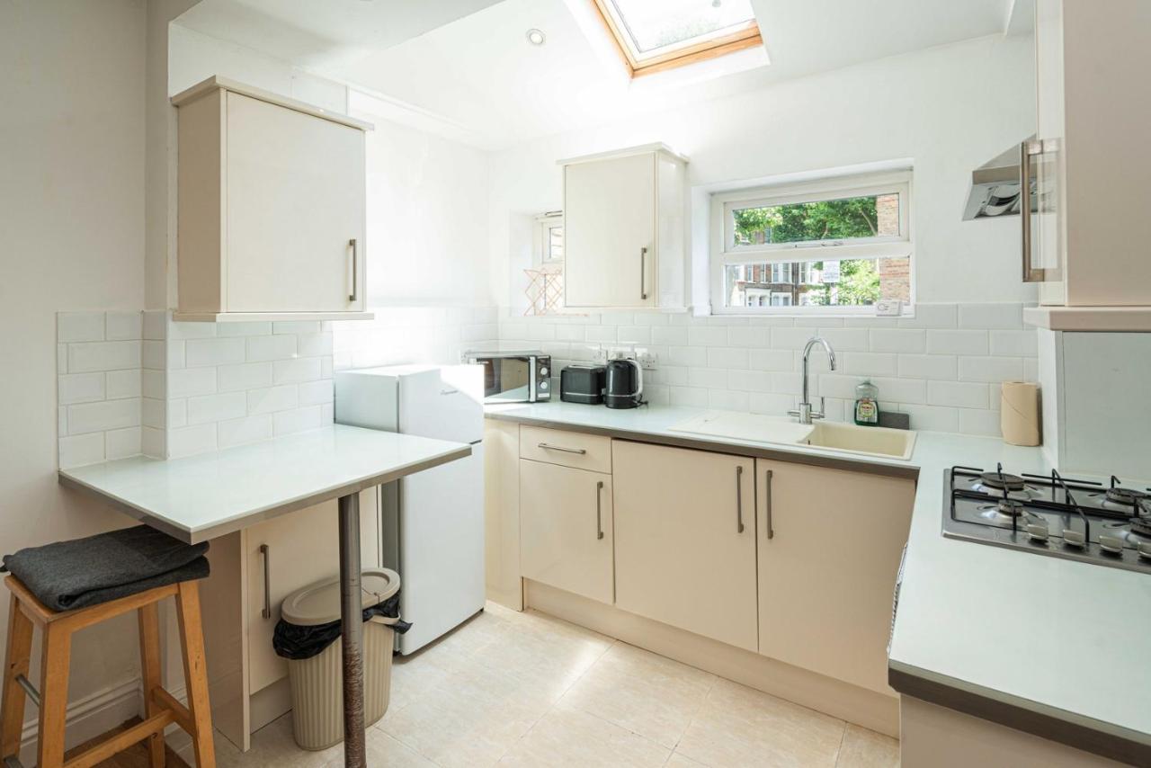 Super 2BD Maisonette in Queens Park, Maida Vale - 5