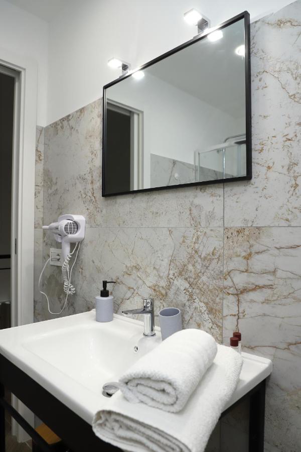 Partenope's Rooms - 2