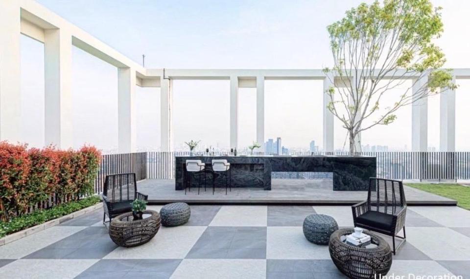 BTS onnut loft quiet room Netflix Rooftop bar - 2