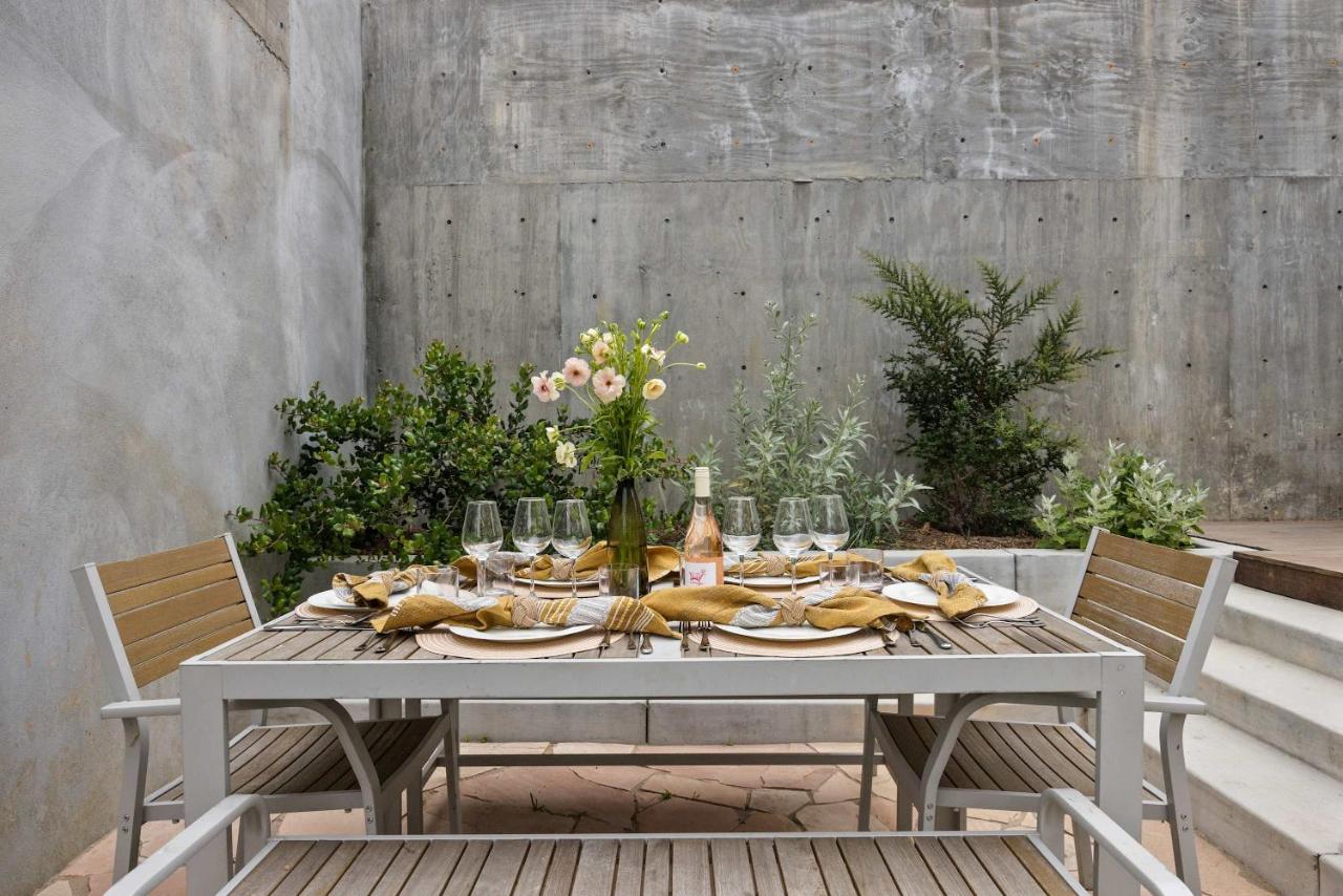 New Listing Hillside Villa by Colby & Conrad - 3