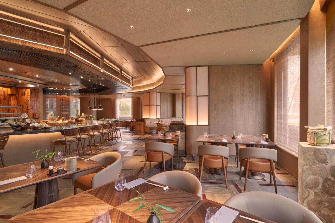 Resorts World Sentosa - Crockfords Tower - 5