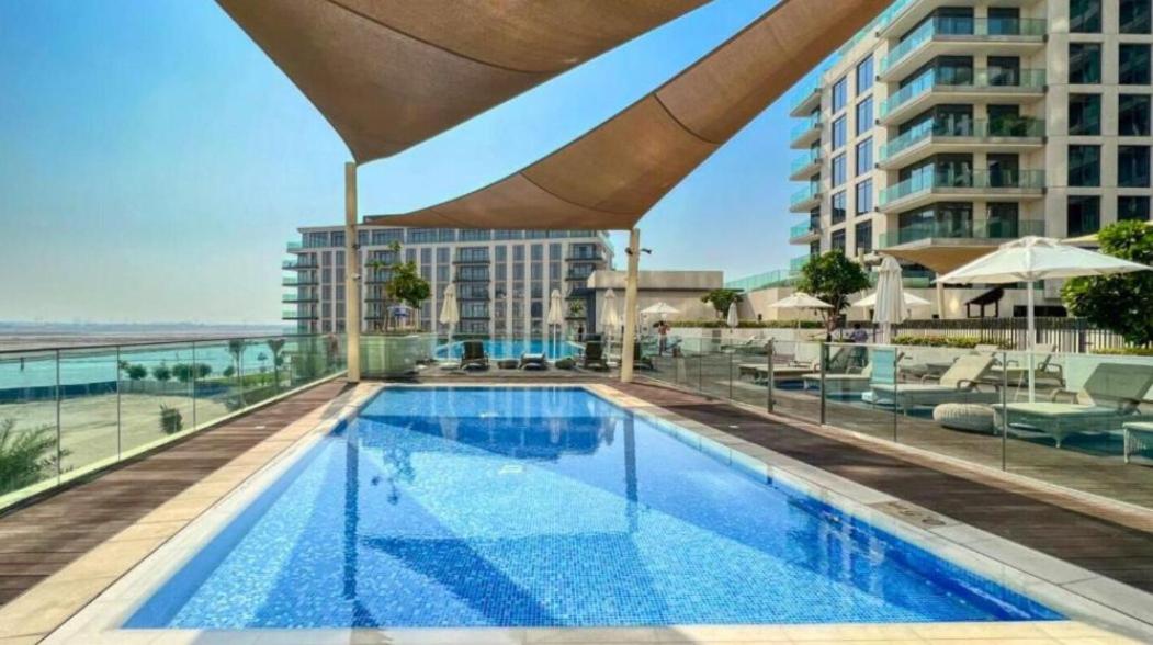 Cozy 1BR Haven in The Cove, Dubai Creek Harbour - 4