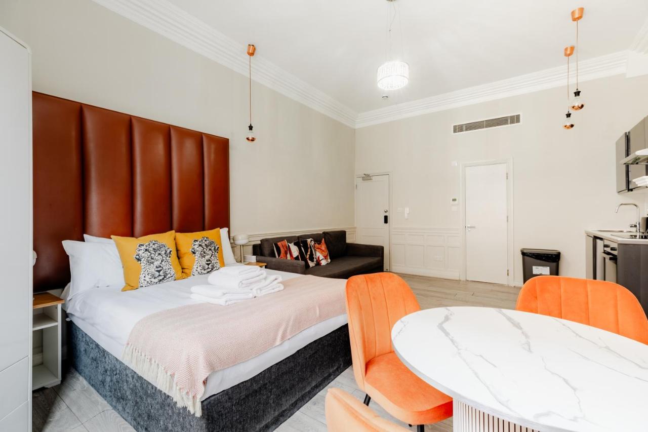 Apartments in the Heart of High Street Kensington - 5