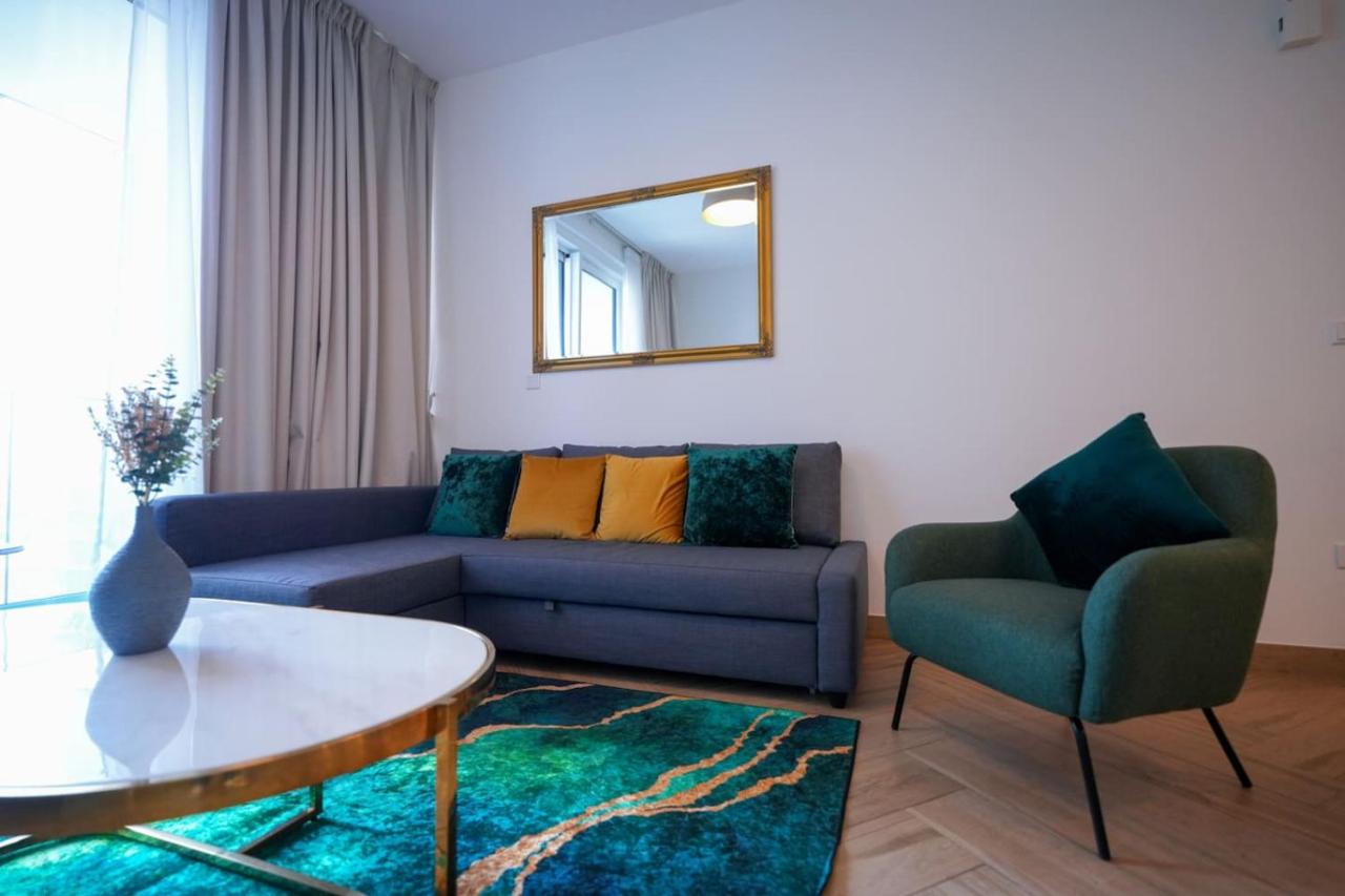 Modern 1BR 4 guest apartment World Trade Center - 2