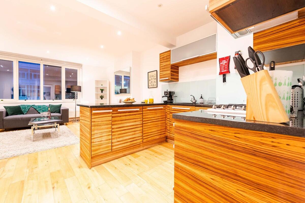 Prime Location in Farringdon Large One Bedroom Flat - 4