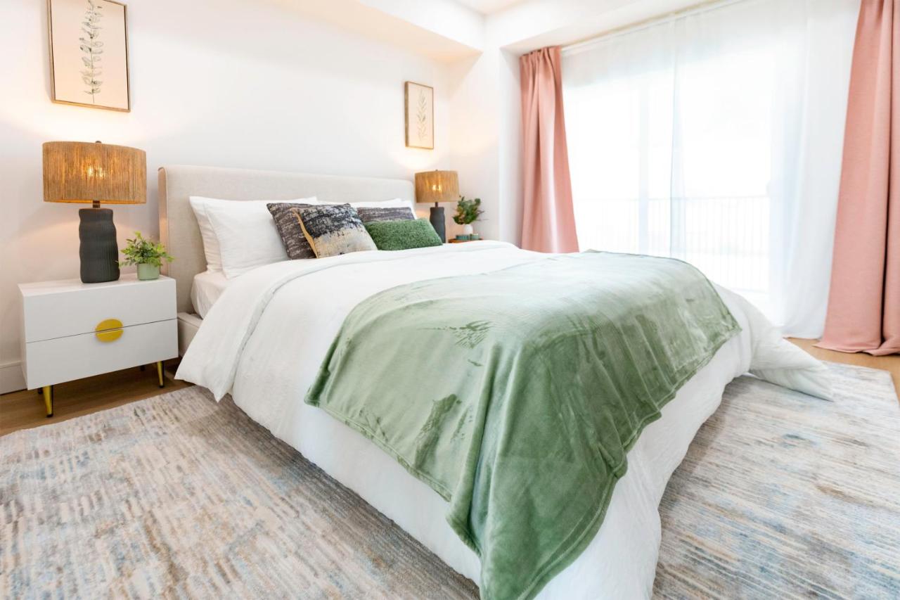 Unique 4-bedroom House 3-levels - 2