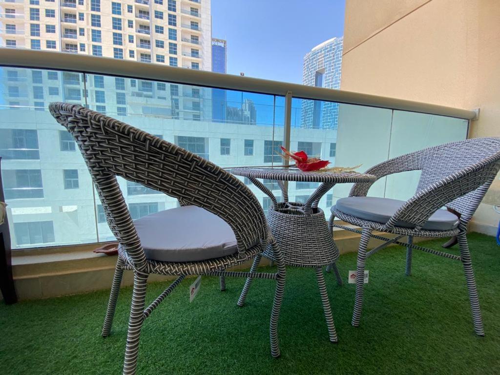 Stunning 1Bedroom Apartment 5 min walking distance Metro and JBR Beach