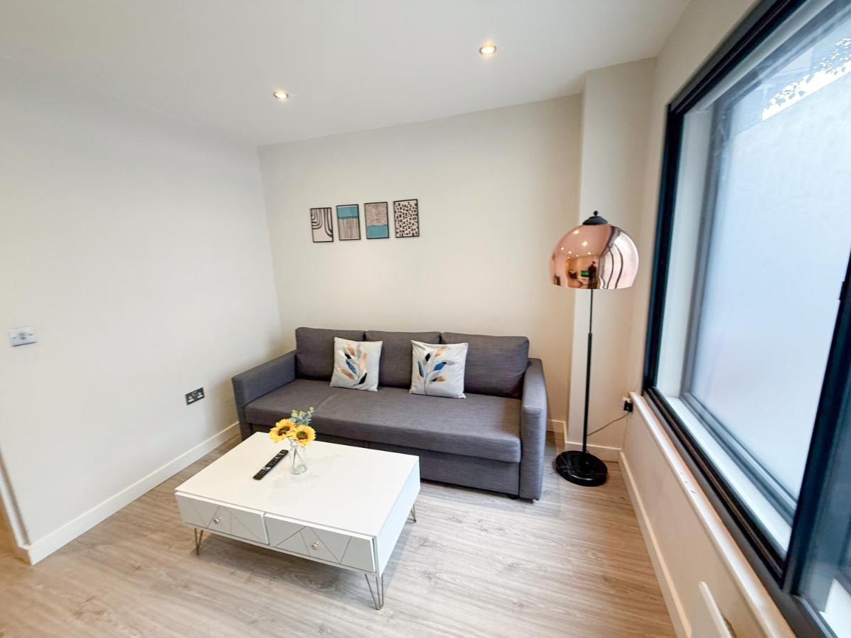 Modern 1-bedroom flat with WiFi, Dryer, Washer near Elephant & Castle, Borough & South Bank by NourNest Apartments - 2