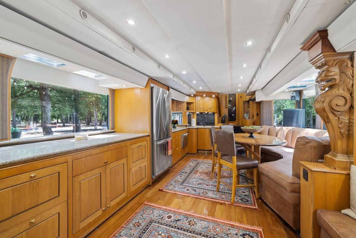 The Heat 7744 Ranch Resort Austin Tx - 5