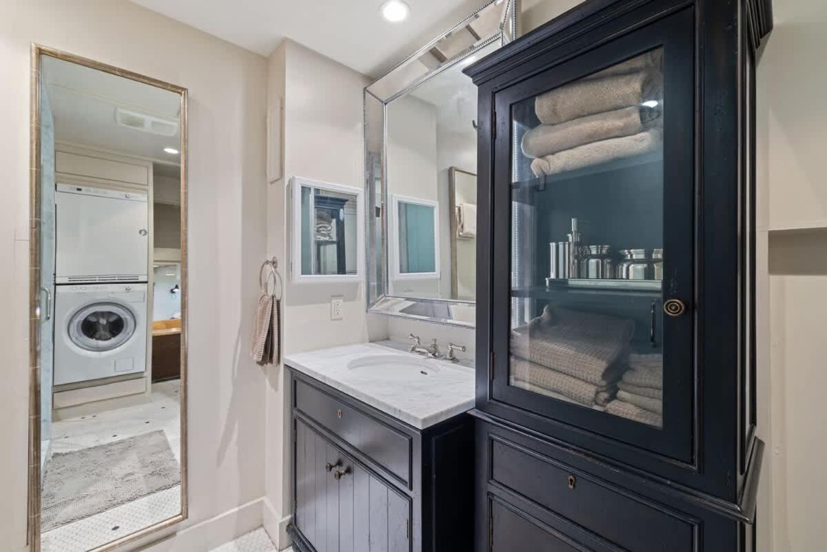 Lux Lounge 7744 Ranch Resort Austin - COTA - 3