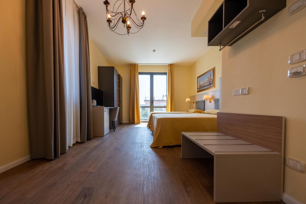 Hotel Ambasciata Venice - Atika & Atif - 5