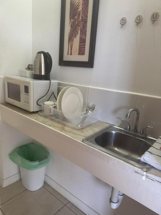 Pearl of the City JAMAICA PEARL - 3