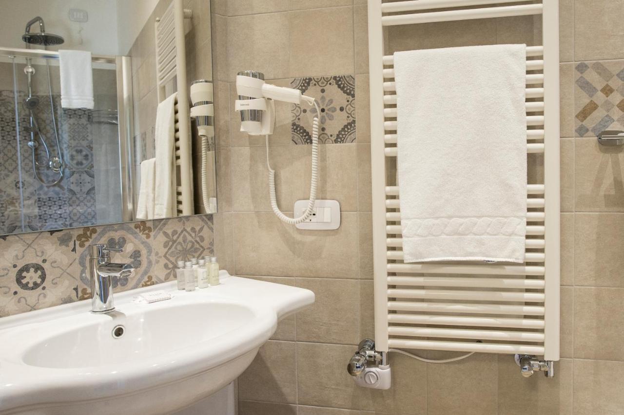 Leonardo Da Vinci Guest House - 3