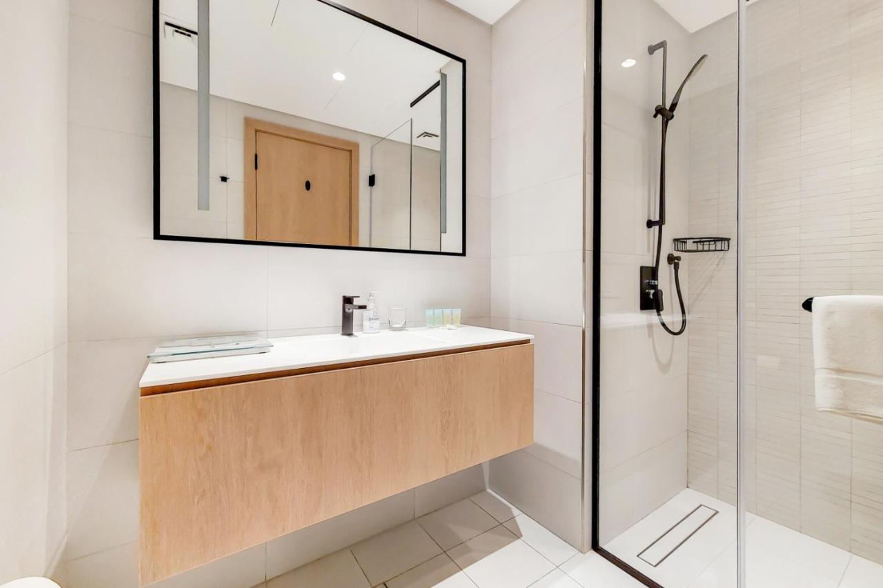 Vacationer Holiday Homes l Bright Studio l Burj Khalifa View l Business Bay - 3