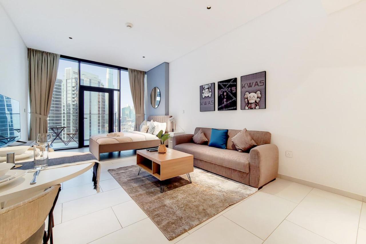 Vacationer Holiday Homes l Bright Studio l Burj Khalifa View l Business Bay - 2