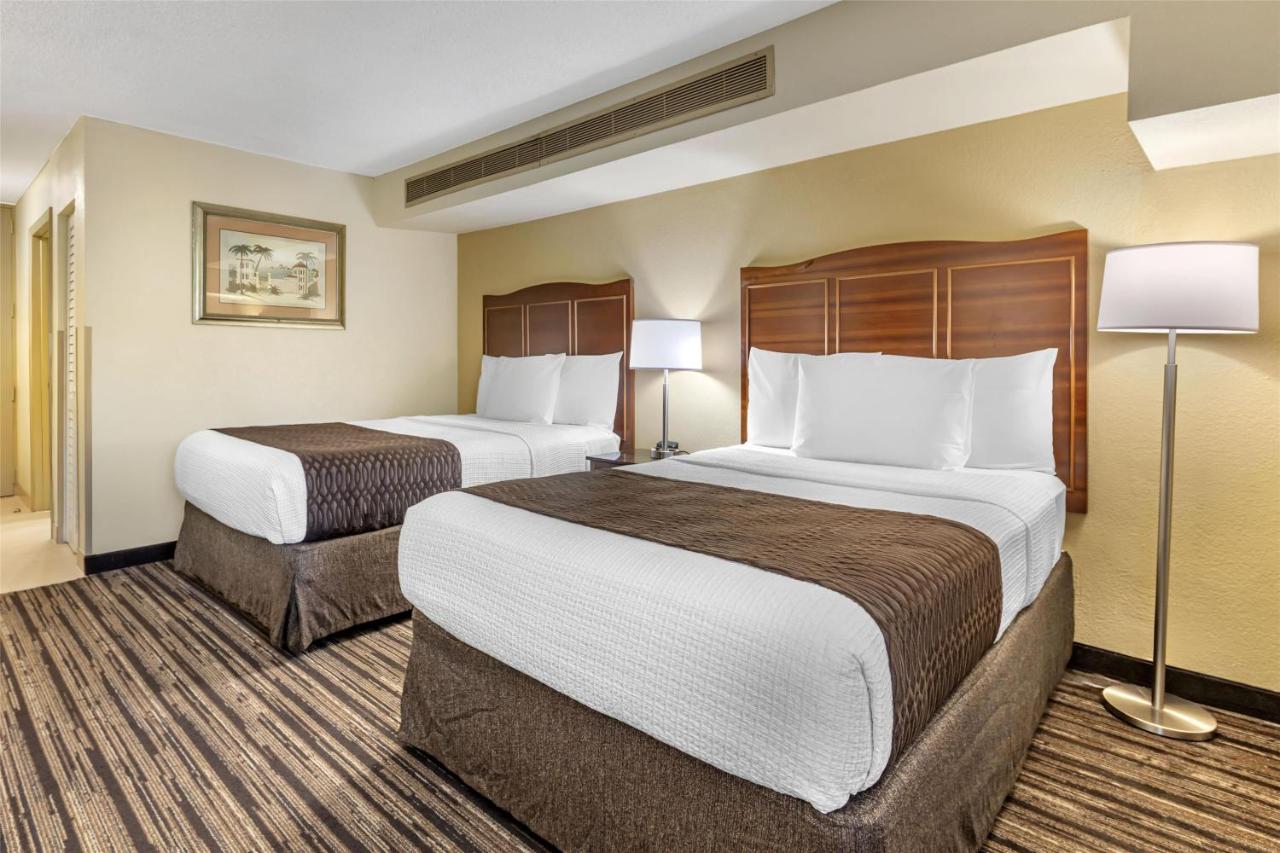 Best Western Plus North Miami-Bal Harbour - 2