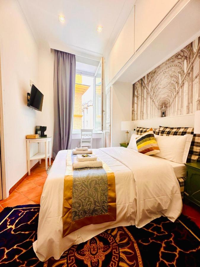 Fori Imperiali Colosseum - 2