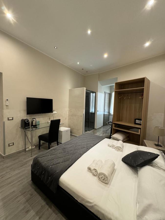 RHS Rienzo Suites - 2