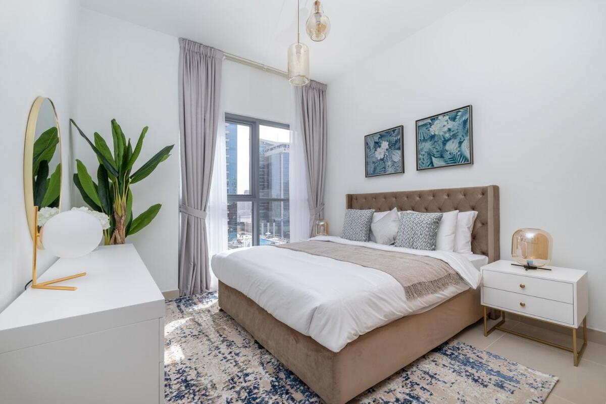 Vogue Vacation Homes, Downtown Bellevue Towers near Burj Khalifa and Dubai Mall, One Bedroom Apartment with City View, Full Access to all Amenities - 4