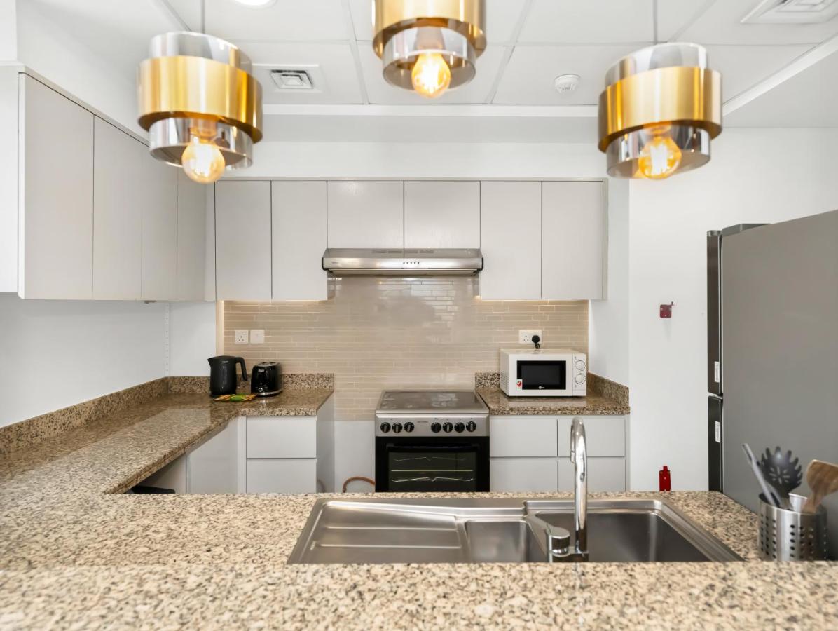 Burj Khalifa View 2 Bedroom Apartment - 4