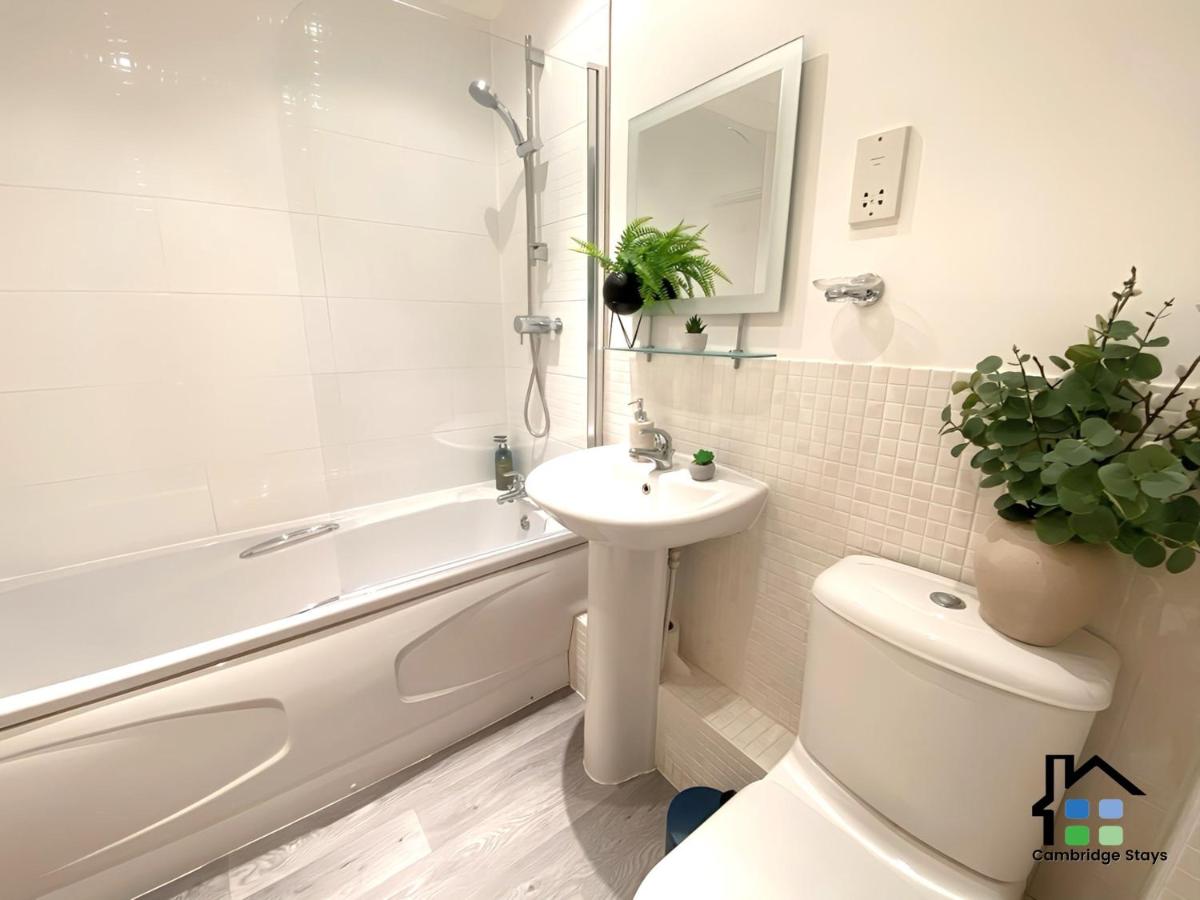 CB Stays - 2 Bedroom & 2 Toilet Flat - Near Mills Road and Train Station with Parking - 3