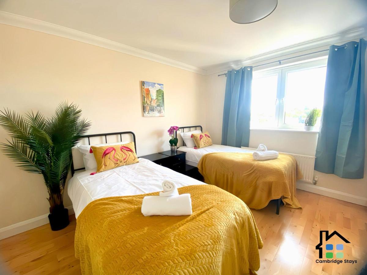 CB Stays - 2 Bedroom & 2 Toilet Flat - Near Mills Road and Train Station with Parking - 2