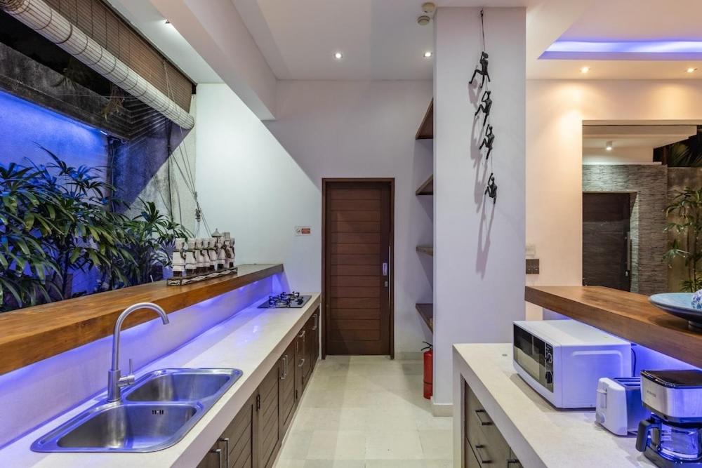 Seminyak Tropical Oasis Center-3 Br-Private Pool - 3