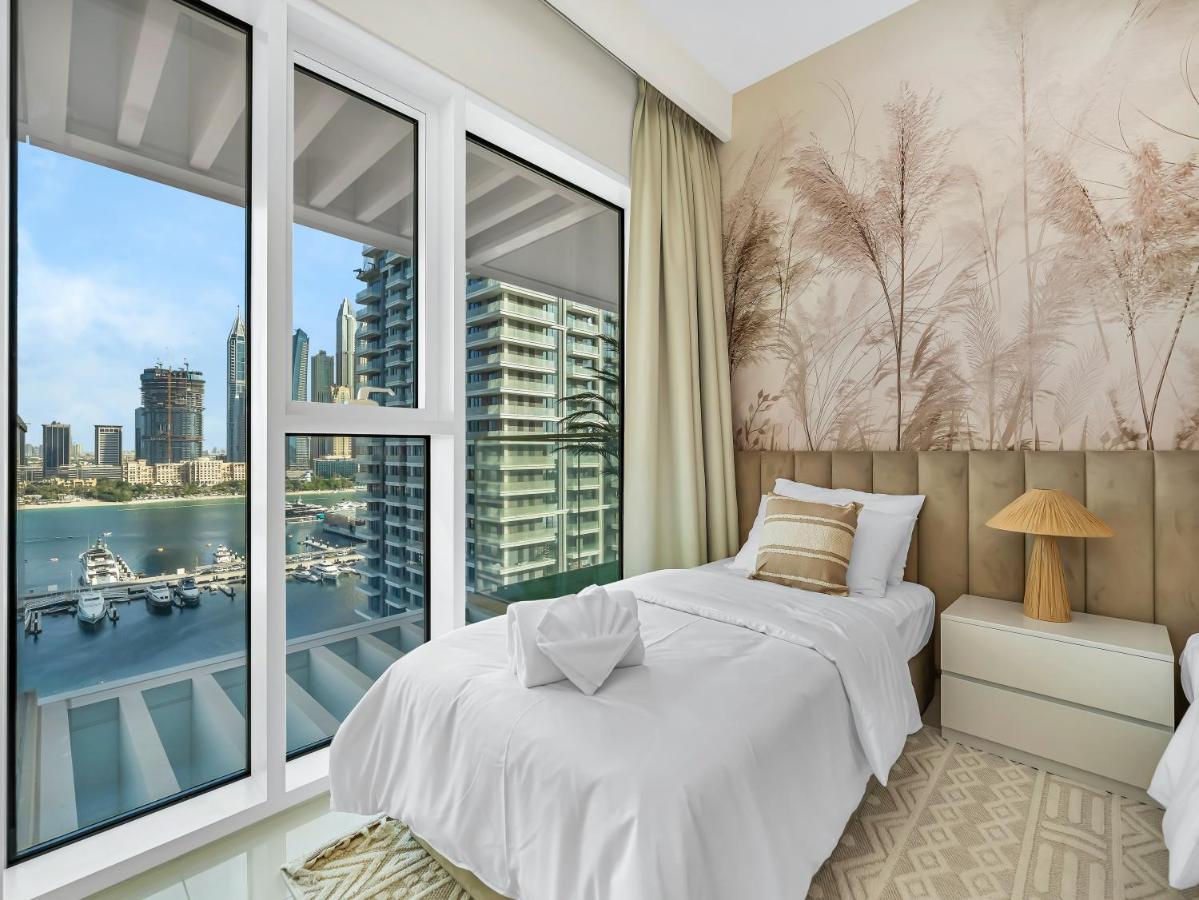 Luxury Spacious 2 Bedroom Private Beach and Views - 2