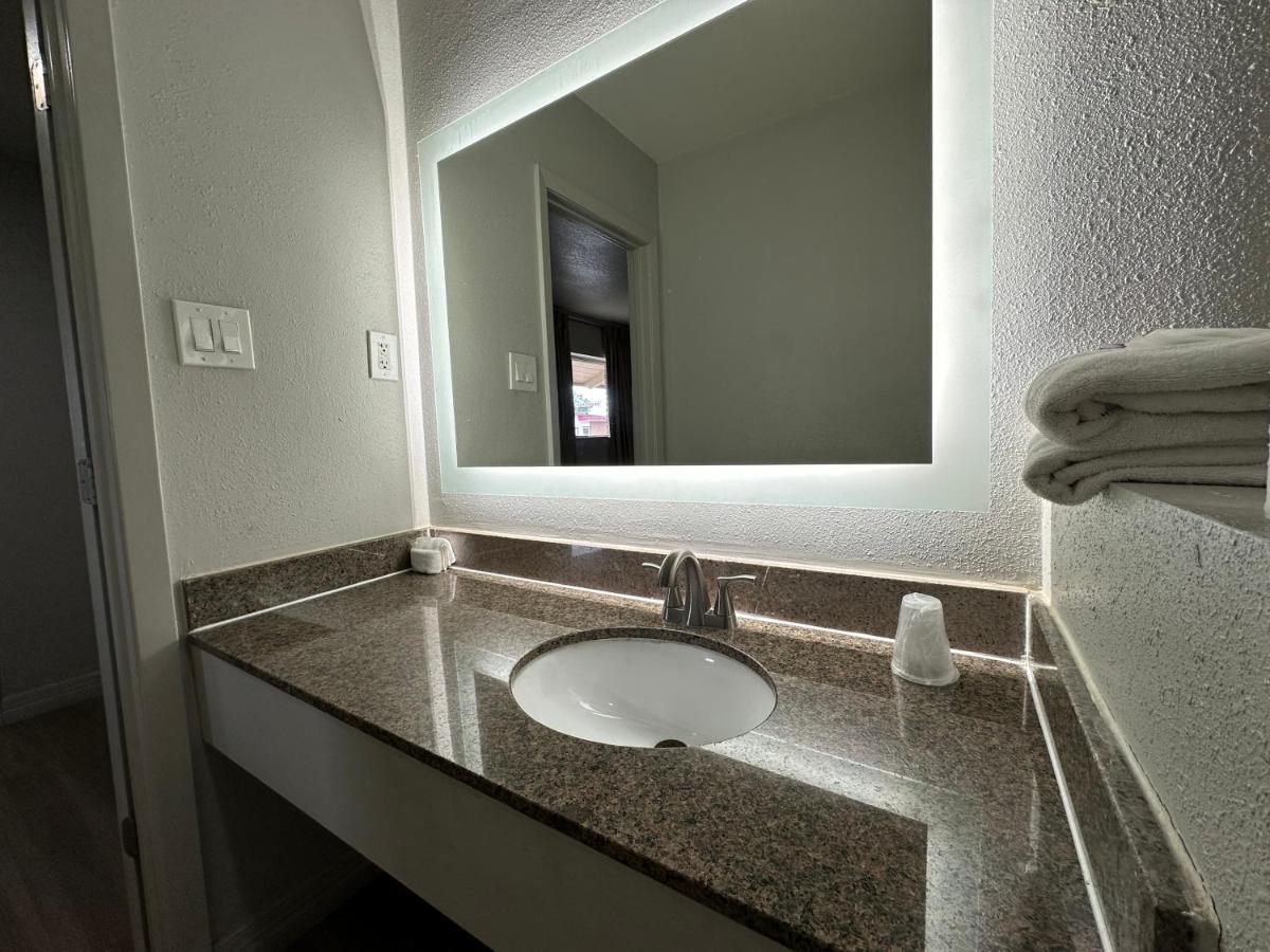 Summit Inn - Dayton — photo 10