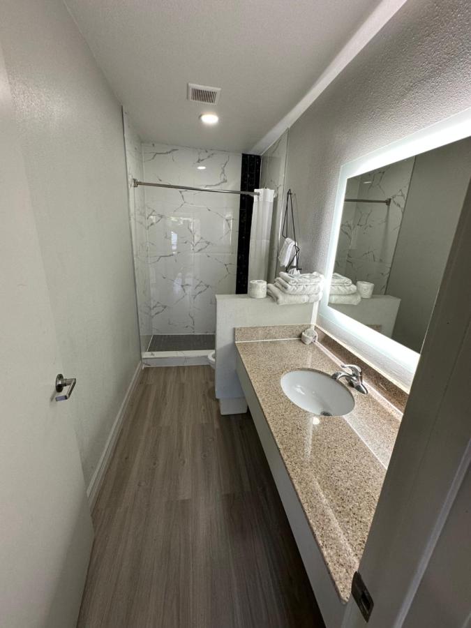 Summit Inn - Dayton — photo 11