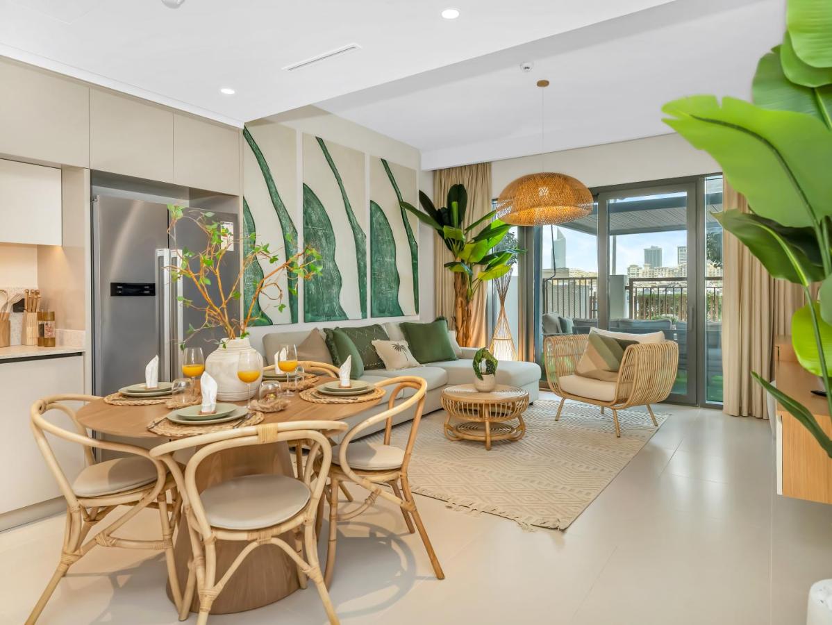 Unique Beach Villa in Dubai Harbour steps to Beach Marina Skyline Views - 5