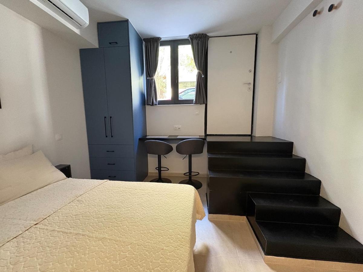 Relax adobe in central Athens - 2