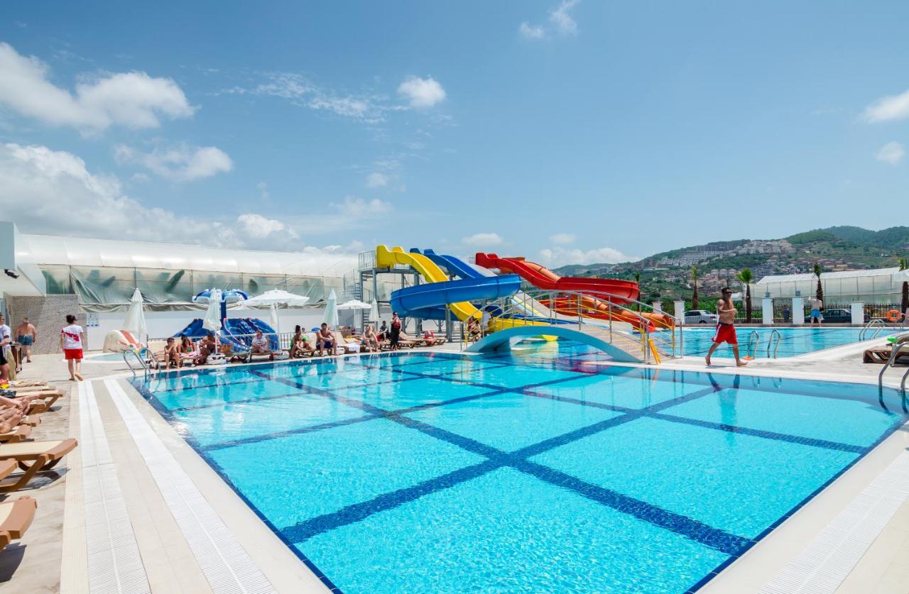 Water park: The Lumos Deluxe Resort Hotel & Spa