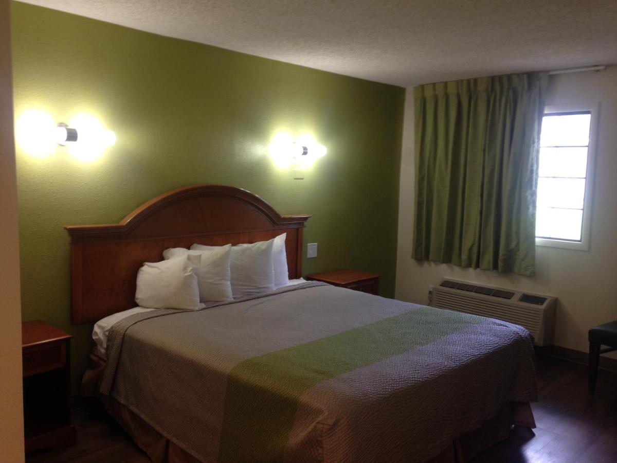 Red Carpet Inn — photo 8