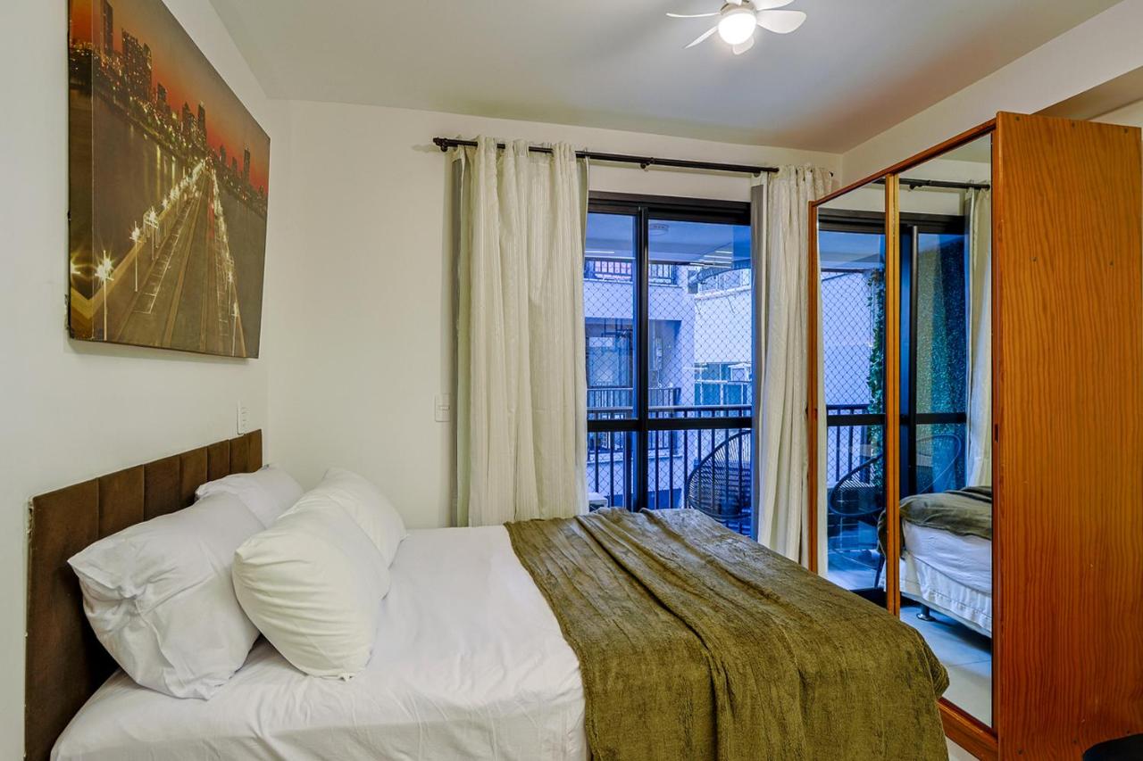 Studio completo c Wi-Fi e varanda no Centro - 3