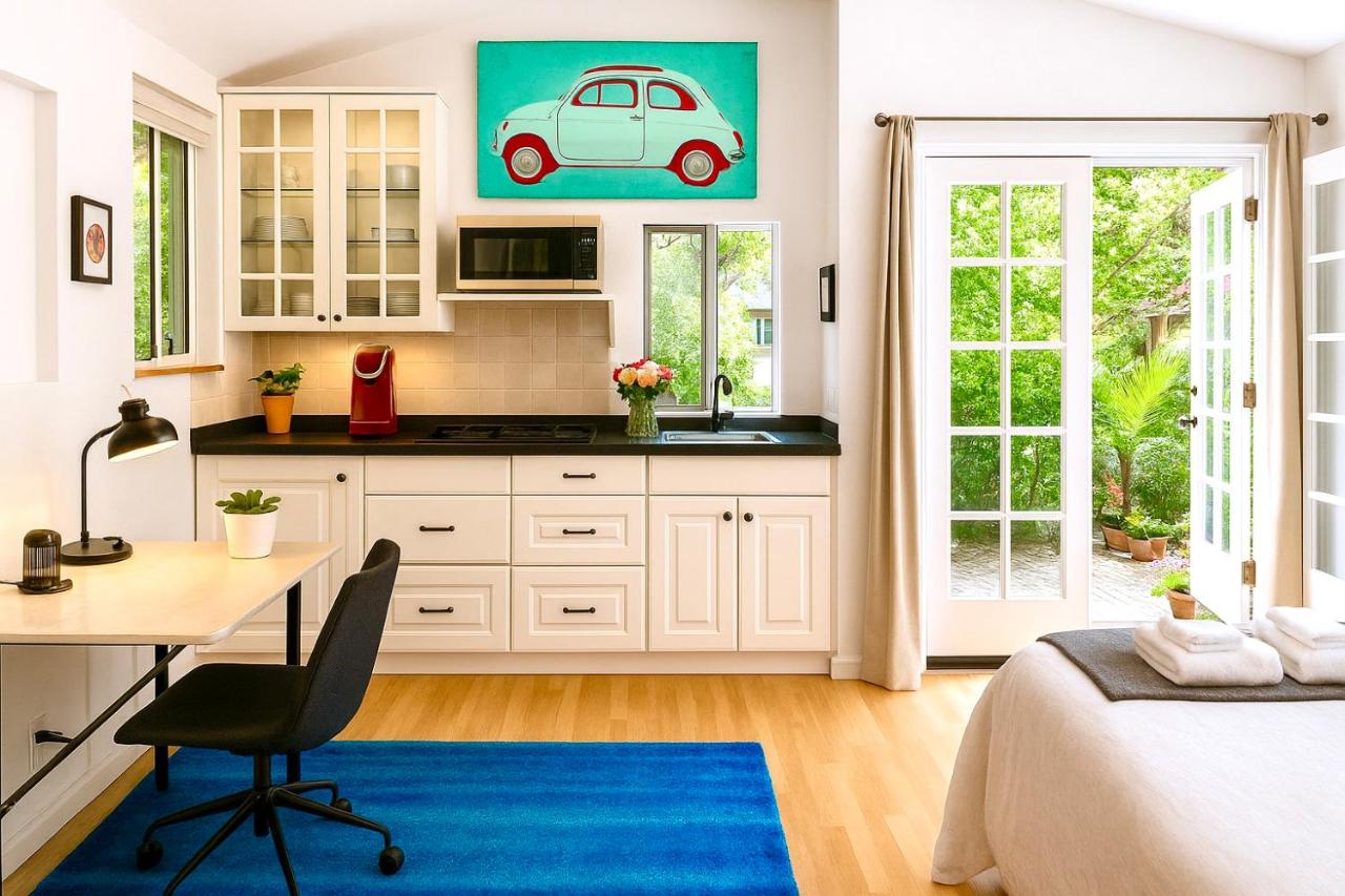 Enchanting Private Hollywood Hills Guest House with Tranquil Tree-Top Views, Magical Outdoor Living Room and Patio and Zen Garden, In LA's Most Desirable, Central, Serene Area and Only 2 Minutes from Hollywood Boulevard - 2