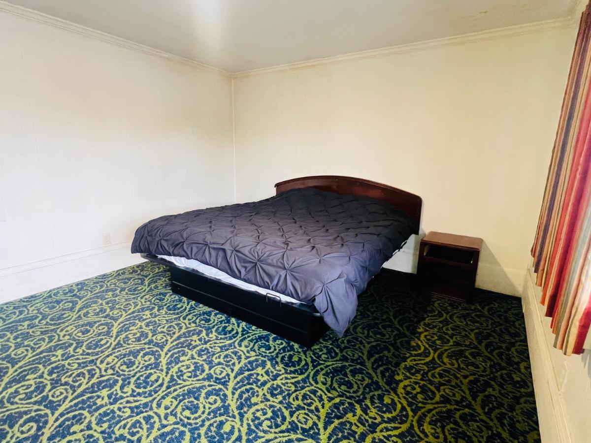 Crank's Motel — photo 14