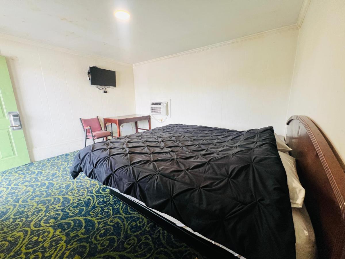 Crank's Motel — photo 11