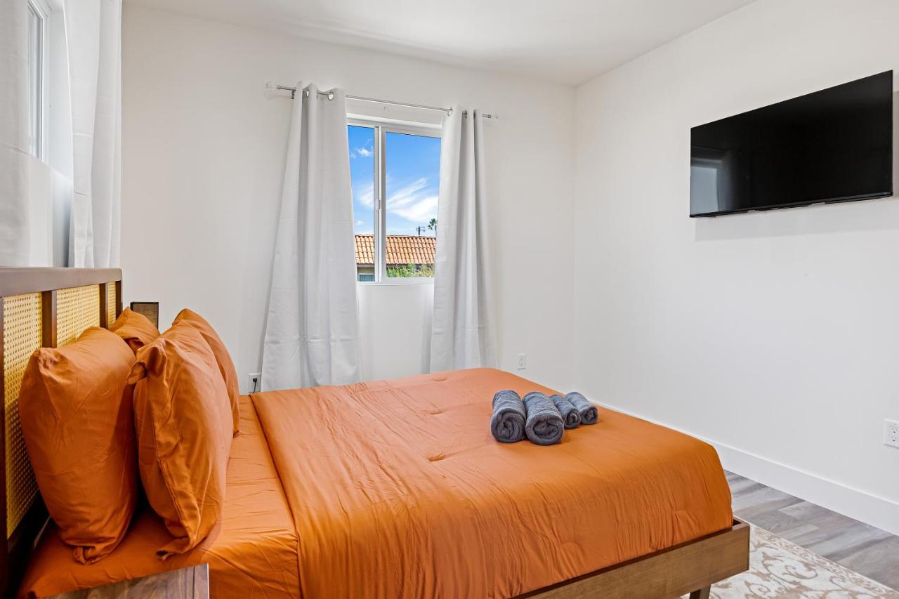 Contemporary Retreat Hollywood & DTLA - 5