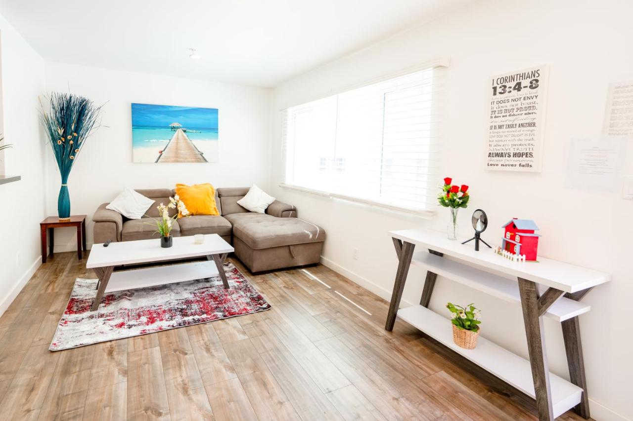 Cozy Stylish 1-Bedroom In Hollywood With Free Gated Parking - 2