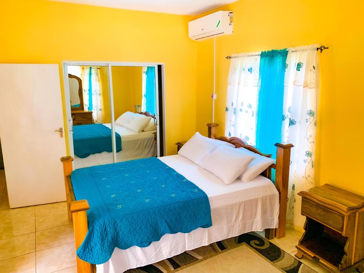 Comfortable 1 bedroom with bath - 2