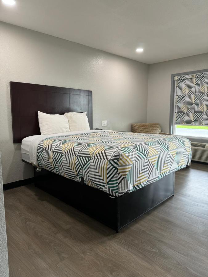 Relax Inn McGehee — photo 15