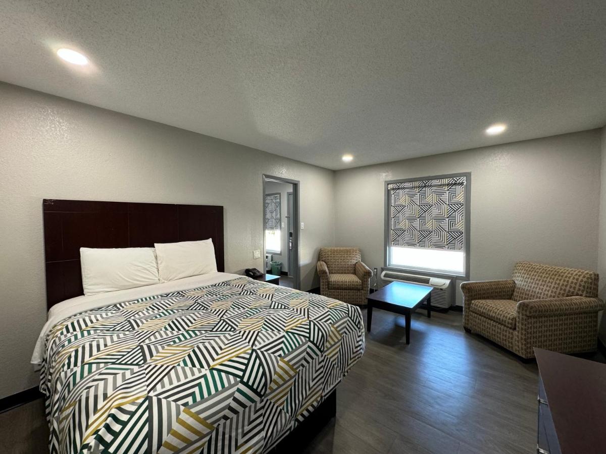 Relax Inn McGehee — photo 17