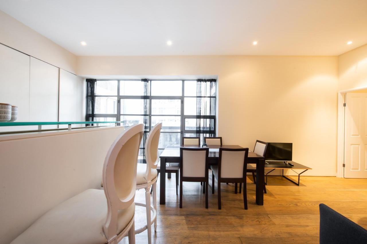 Stunning 3 Bedroom Flat in Mayfair