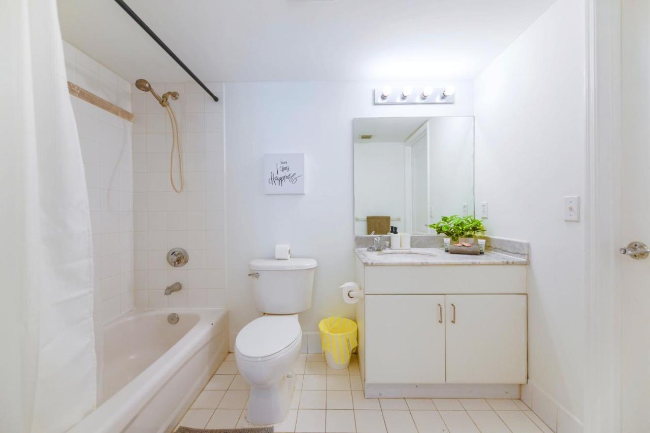 Trendy 2BR Condo with Pool and Bay Views - 3