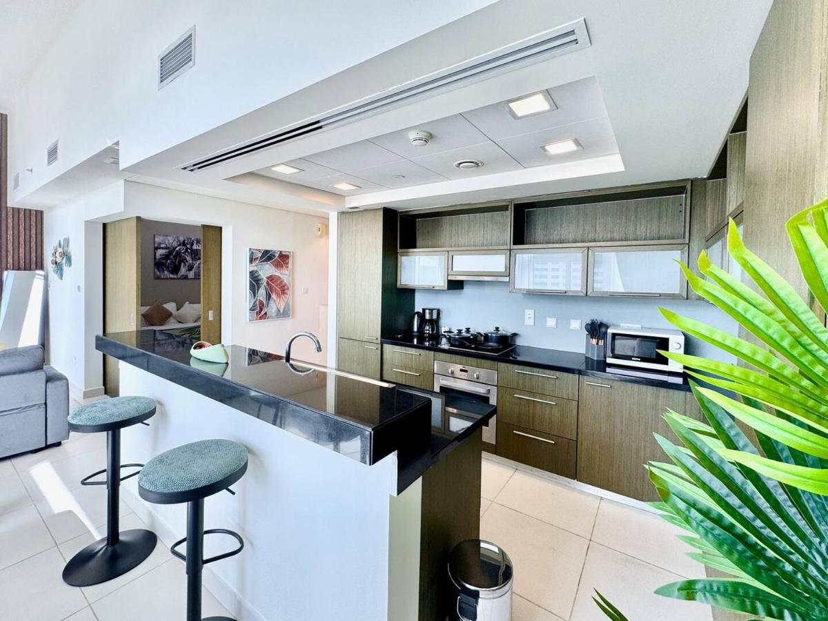 Luxury Apt Near Burj & Metro - 5