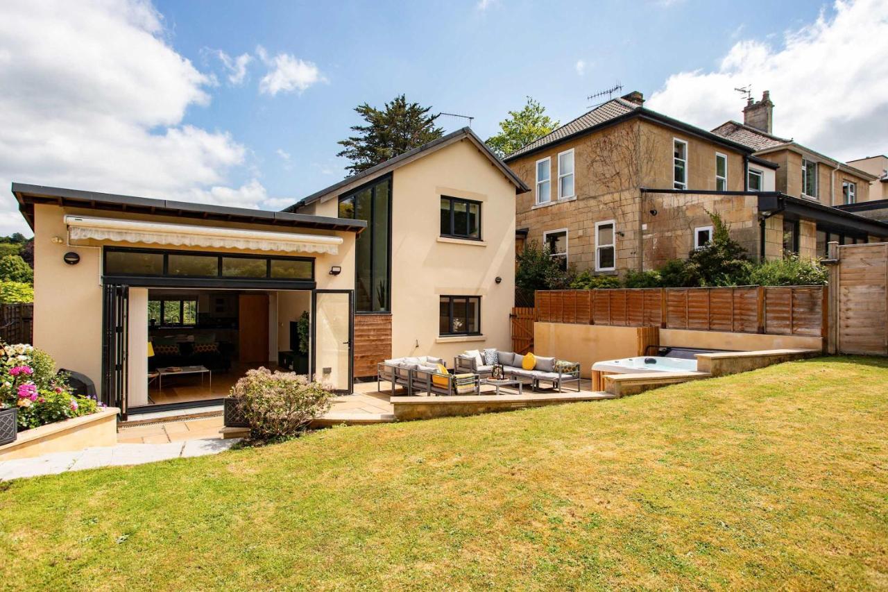 Bright Lofty House with Parking and Hot Tub - 4