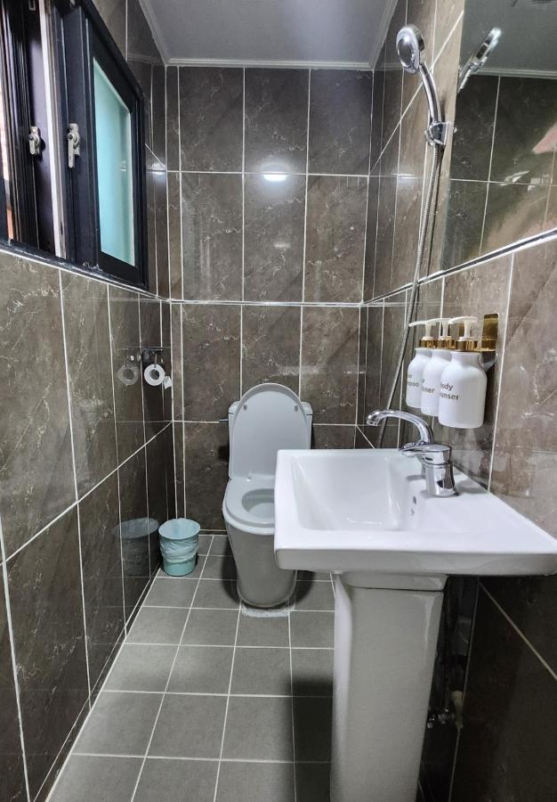 SPACE Guesthouse - 3